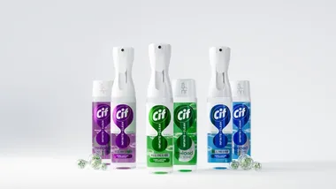 Neue Infinite-Clean-Sprays und Nachfüllpackungen von Cif in allen Duftvarianten